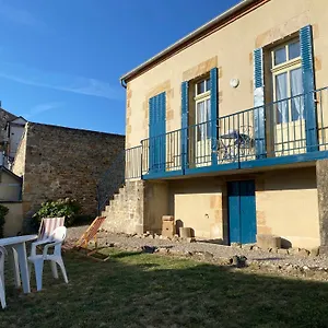 studio-tout-quip-avec-jardin.hotels-rhonealpes.com/